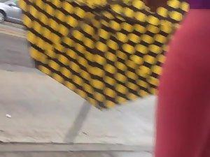 Big butt in red pants defies gravity Picture 2