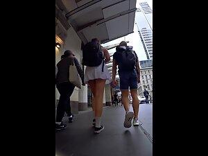 Priceless moment in an upskirt video Picture 3