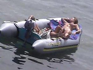Zooming on girls in the boat Picture 2