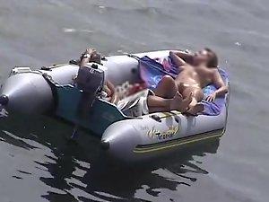 Zooming on girls in the boat Picture 4