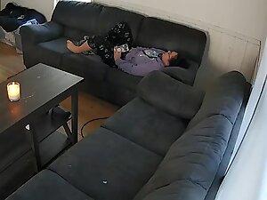 Hidden cam caught housewife rub pussy to an orgasm Picture 3