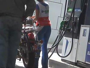Young gas station worker is smoking hot Picture 6