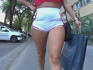 Insane ass wiggle in tight booty shorts Picture 5