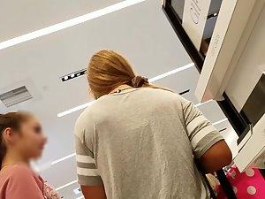 Gorgeous teen's ass and face in cosmetics store Picture 1