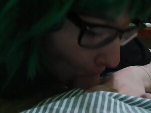 Amateur girl with green hair sucks and swallows Picture 1