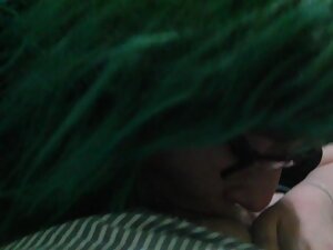 Amateur girl with green hair sucks and swallows Picture 2