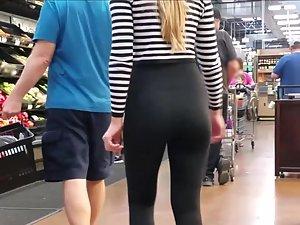 Perfect ass of blond daughter in supermarket Picture 3