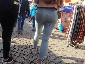Gorgeous long haired girl got a wiggly ass Picture 6