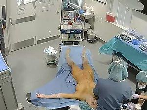 Spying on rich naked woman in a clinic Picture 7