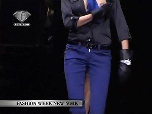 Accidental nudity on the catwalk Picture 2