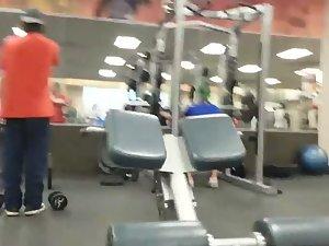 Muscular ass spotted in the gym Picture 1