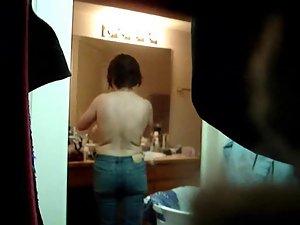 Wife changes her bra Picture 4