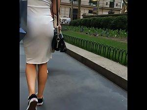 Tight white dress reveals tight buttocks and thong Picture 8