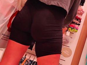 Beautiful face and epic ass in tight shorts Picture 5