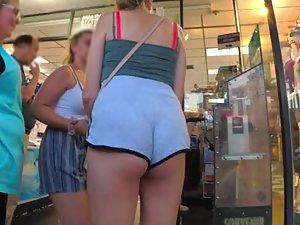 Nerdy girl's ass is an object of desire