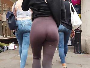 Butt cheeks that you'll want to bite Picture 4