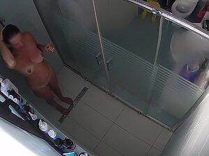 Spying her in shower proves her husband is a lucky man Picture 6