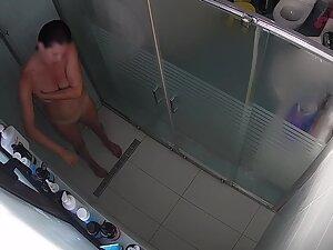 Spying her in shower proves her husband is a lucky man Picture 8