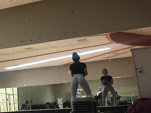 Epic fit booty secretly peeped during workout Picture 6