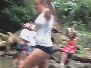 Exposed ass crack caught by voyeur Picture 3