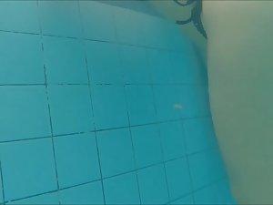 Asses from inside swimming pool Picture 7