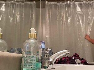 Naked stepsister caught by hidden cam in bathroom Picture 3