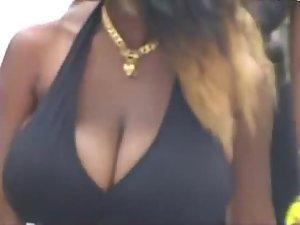 Hot black girl with humongous tits Picture 6
