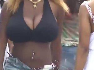 Hot black girl with humongous tits Picture 7