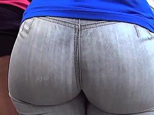 Impressive big ass stands out in a crowd Picture 8