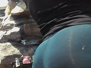 Big butt in ultra tight spandex leggings Picture 6