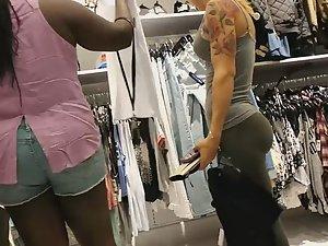 Sexy fit girl shops for clothes Picture 1