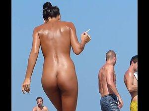 Priceless moment when sexiest nudist girl bends over Picture 3