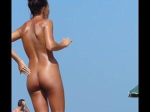 Priceless moment when sexiest nudist girl bends over Picture 5
