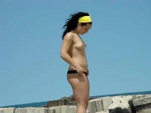 Spying a topless volleyball girl Picture 5