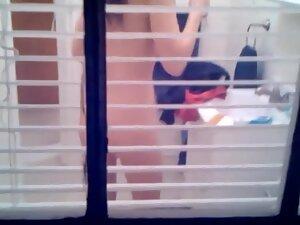 Window peeping on hot naked neighbor in her bathroom Picture 5