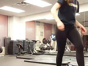 Tight ass goes down and flexes back up Picture 3