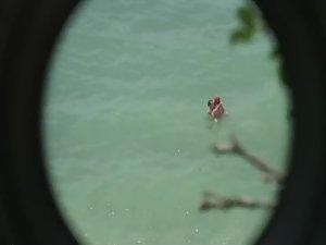 Two couple fucking in the water Picture 7