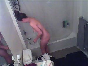 Hot nude woman spied in bathroom Picture 1