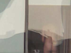 Voyeur caught lovers saying goodbye in hotel room Picture 1