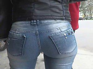 Nothing else can fit in those jeans Picture 5