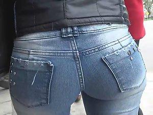 Nothing else can fit in those jeans Picture 7
