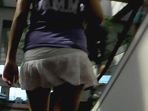 Close look in college girl's upskirt Picture 2
