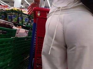 Visible thong of elegant milf in all white outfit Picture 6