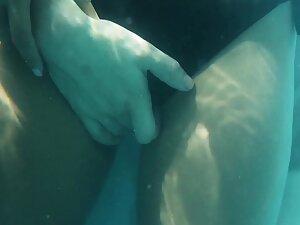 Pussy fingering caught underwater during pool party Picture 3