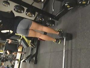 Pussy bulge of strong girl in the gym Picture 5