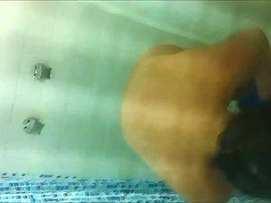Naked woman in shower got angry at voyeur Picture 2