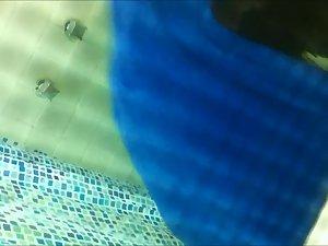 Naked woman in shower got angry at voyeur Picture 5