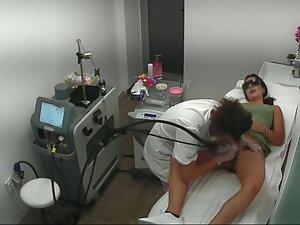 Perfect bubble butt and hot pussy during depilation Picture 7