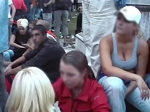 Rave girl dancing like a belly dancer Picture 2