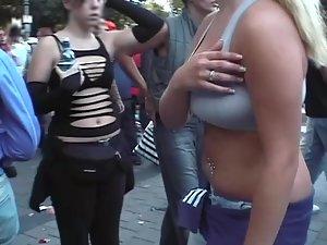 Rave girl dancing like a belly dancer Picture 6